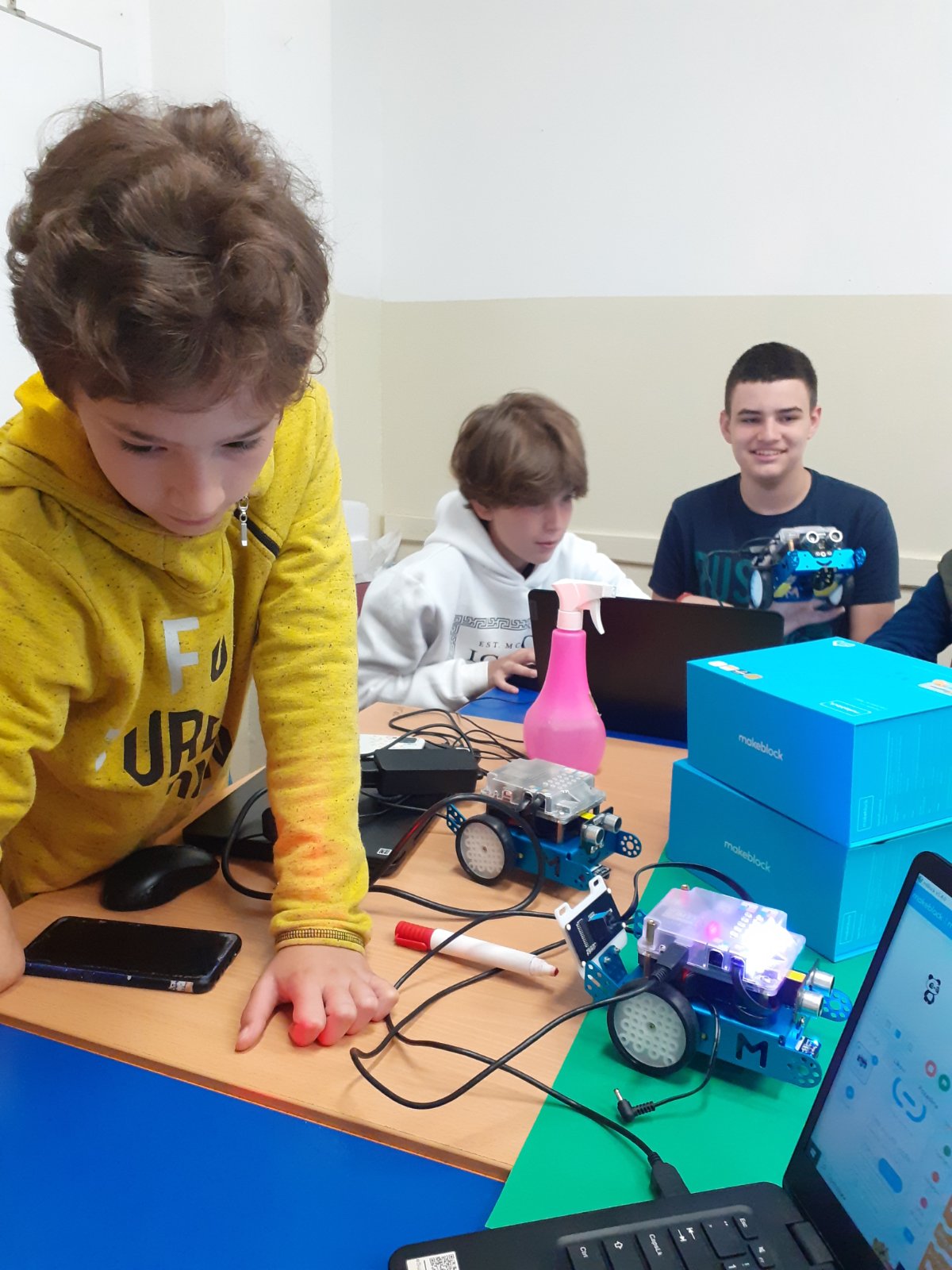 2023Igra robota1